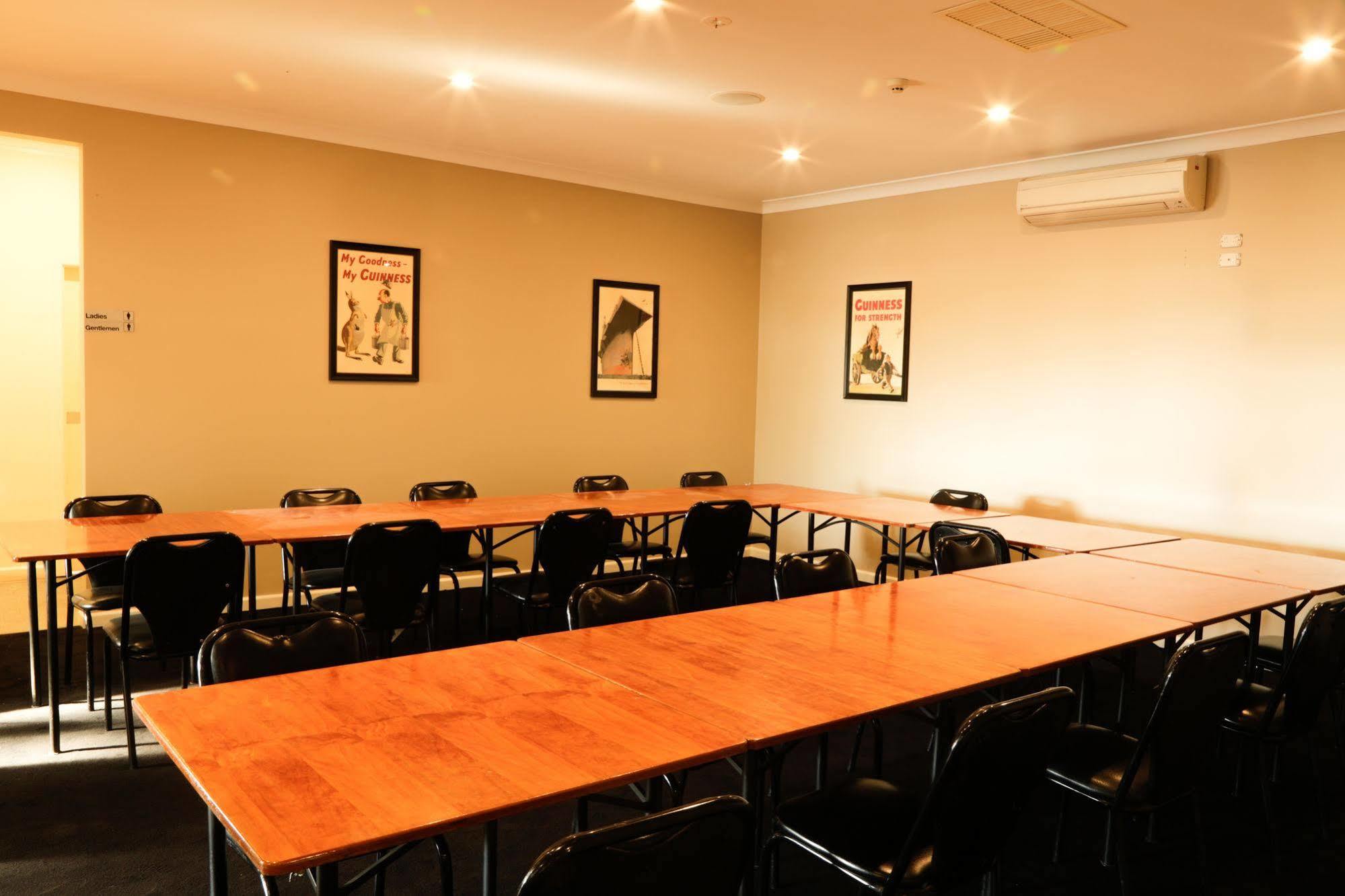 Sportsmens Club Hotel Wagga Wagga Exterior photo