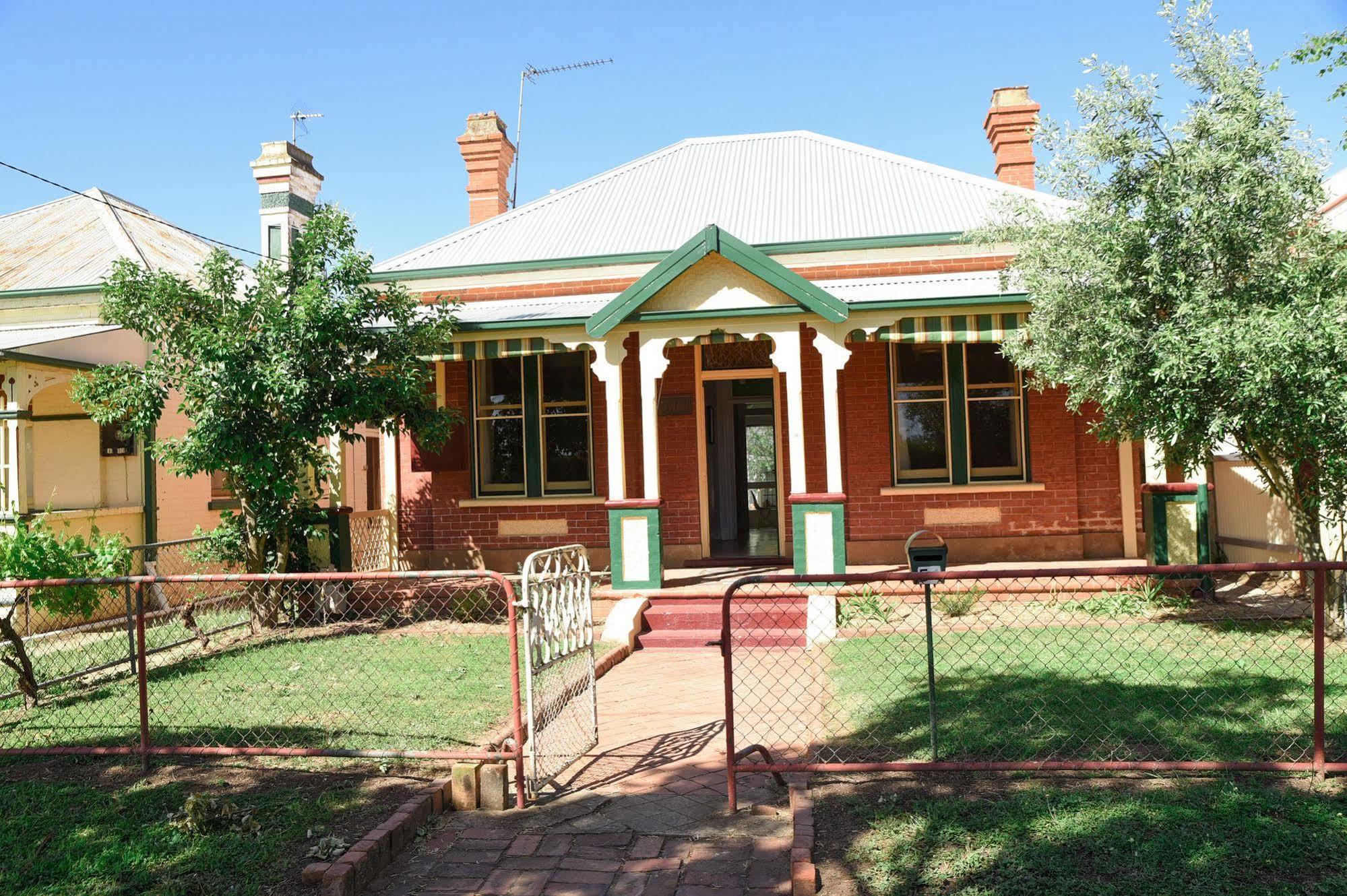 Sportsmens Club Hotel Wagga Wagga Exterior photo